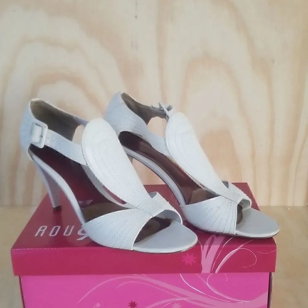 Rouge Heels Wmn's sz 10 Medium